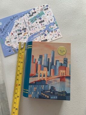 Venchi Vintage Book-Shaped Metal Tin – NYC Print, Rounded Back, Volume 3D Design